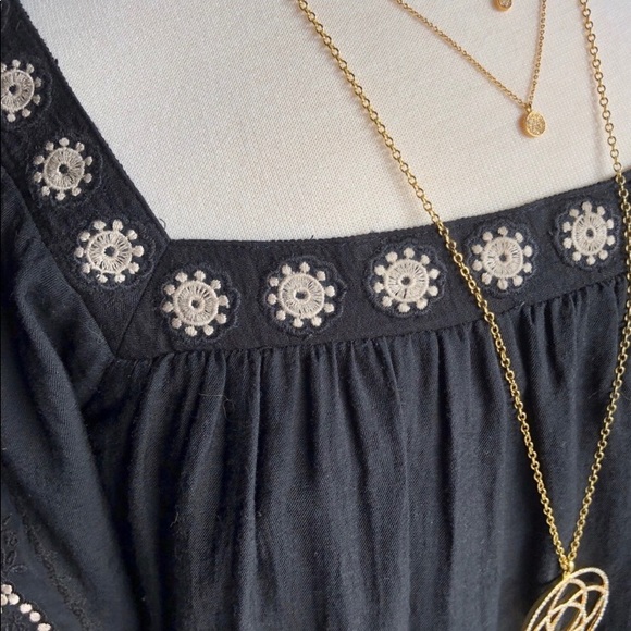 BCBG Boho Embroidered Dress! 🖤 - Picture 4 of 7